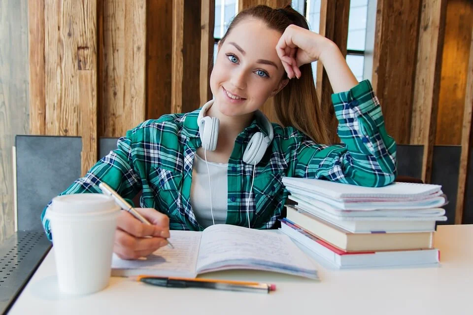 Young woman studying - Modafinil.org Young woman studying
